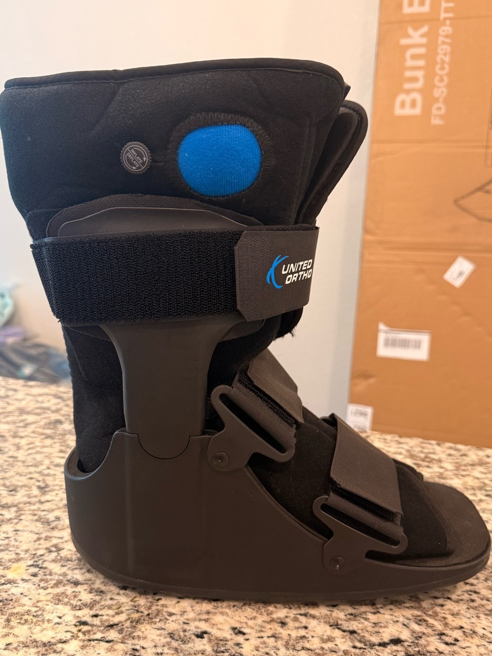 United Ortho USA14115 Short Air Cam Walker Fracture Boot, Medium | EUC | Sturdy
